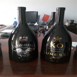 洋酒瓶烤漆廠(chǎng)，洋酒瓶噴漆廠(chǎng)，洋酒瓶噴涂廠(chǎng)，洋酒瓶噴油廠(chǎng)