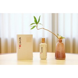 喝醬酒必配一瓶礦泉水，看看為什么這才是健康飲酒的方式！